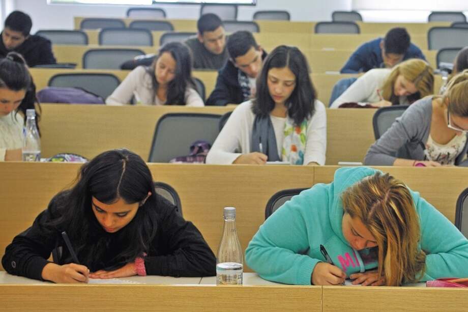 En 2016 se matricularon 152.496 estudiantes. En 2017 la cifra bajó a 147.873 y en 2018 hasta 134.608. / Archivo - El Espectador