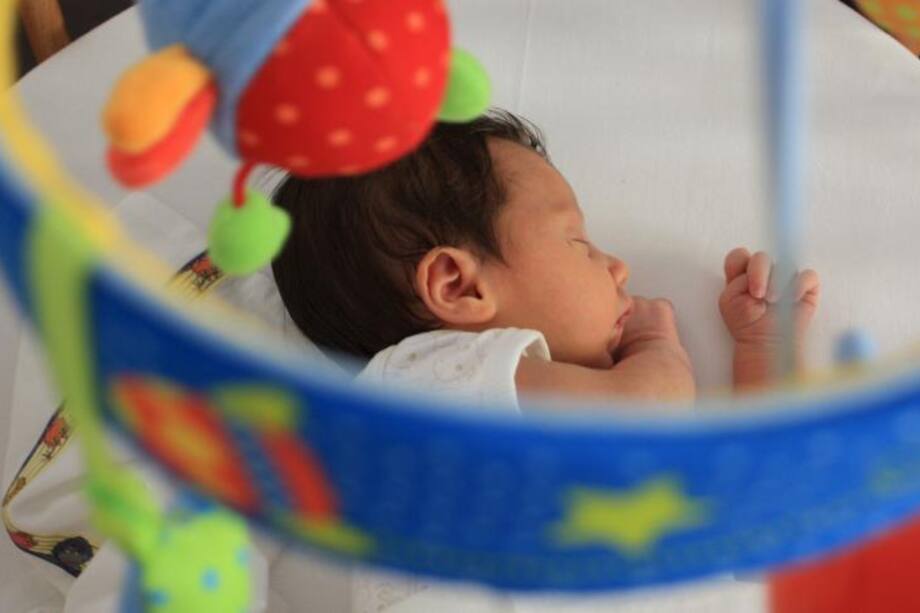 Es hora de dejar dormir solo a tu bebé