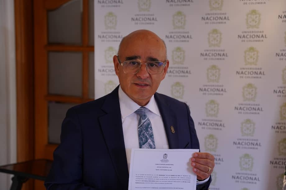 José Ismael Peña se posesionó este jueves como rector de la Universidad Nacional desde su casa.