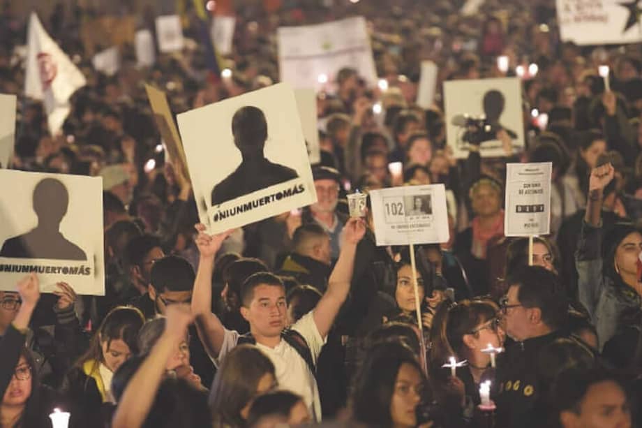 Las movilizaciones del pasado 26 de julio fueron convocadas por el movimiento ciudadano Defendamos la Paz. Proteger la vida de los líderes sociales y exguerrilleros será el tema que tratará la Comisión Nacional de Garantías el próximo 12 de agosto. / Cristian Garavito: El Espectador