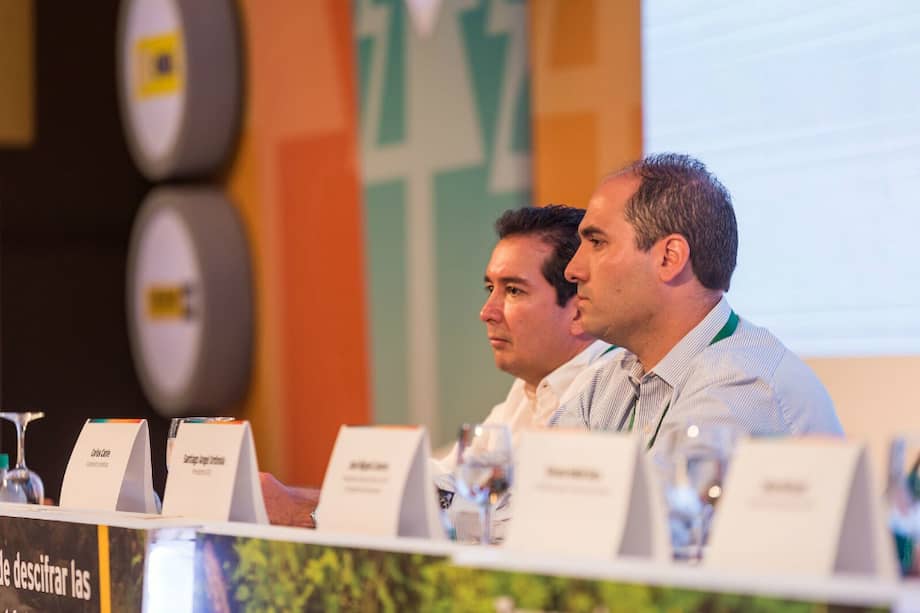 El viceministro de Minas, Carlos Andrés Cante, en compañía del presidente de la ACM, Santiago Angel Urdinola, durante la instalación del Congreso Minero en Cartagena. / Cortesía ACM