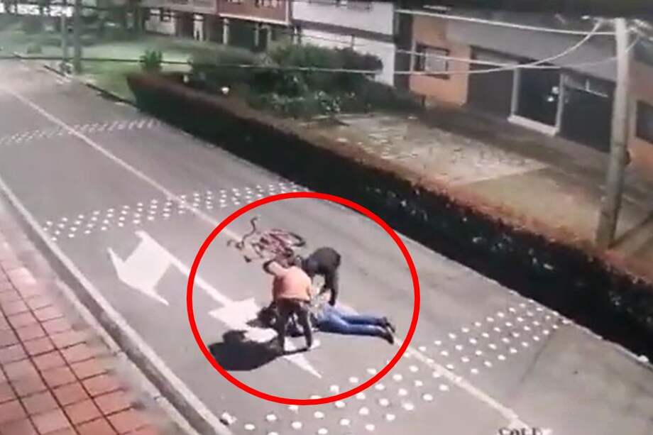 La Policía sigue buscando al segundo sujeto involucrado en el asesinato.