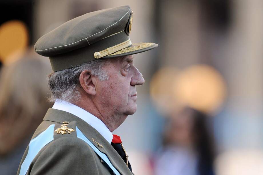 La justicia, tanto en Suiza como en España, centra su investigación en 100 millones de dólares que Juan Carlos, hoy de 82 años, habría recibido secretamente de ese país en una cuenta en Suiza en 2008.