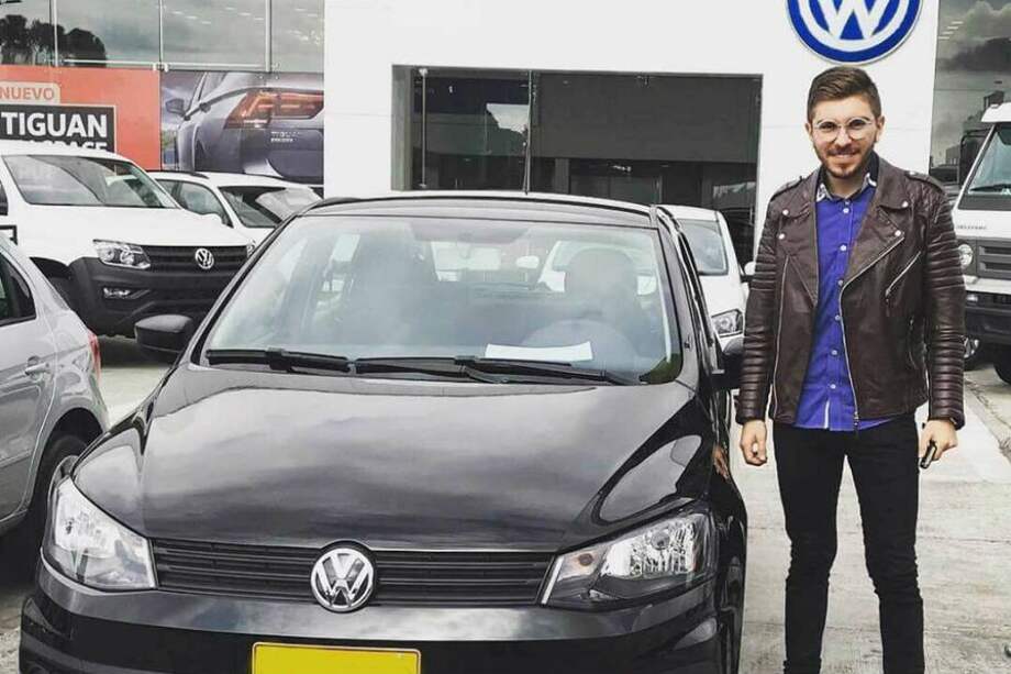 En diciembre de 2017, Juan Sebastián Salcedo se había retirado de la Fuerza Aérea y optó por trabajar con la plataforma con un vehículo que se había ganado en un sorteo. / Archivo particular