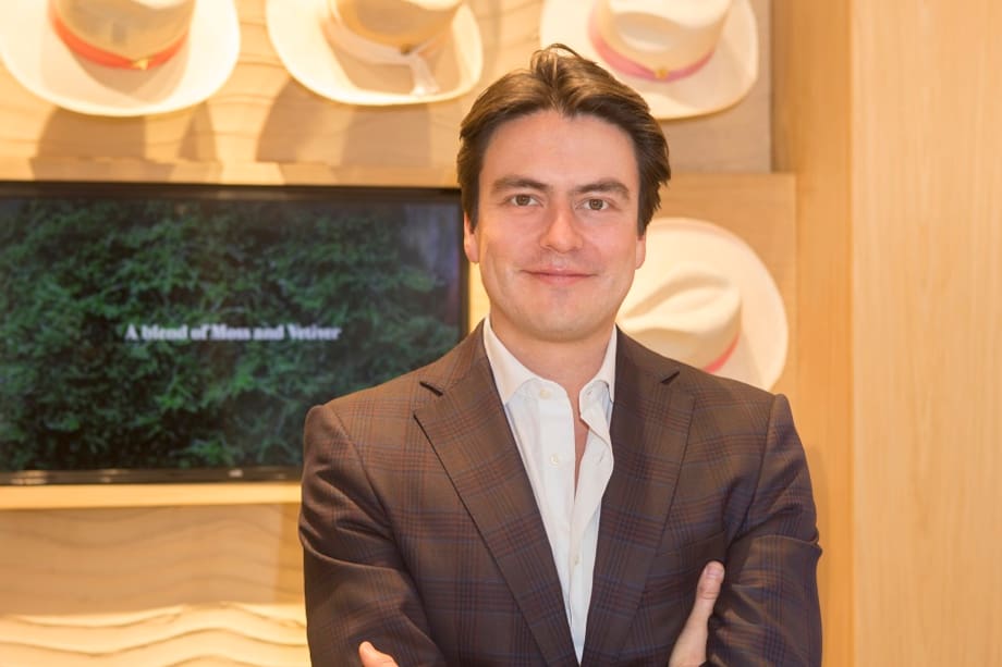 El empresario colombiano el décimo aniversario de su marca con esta caribeña fragancia.