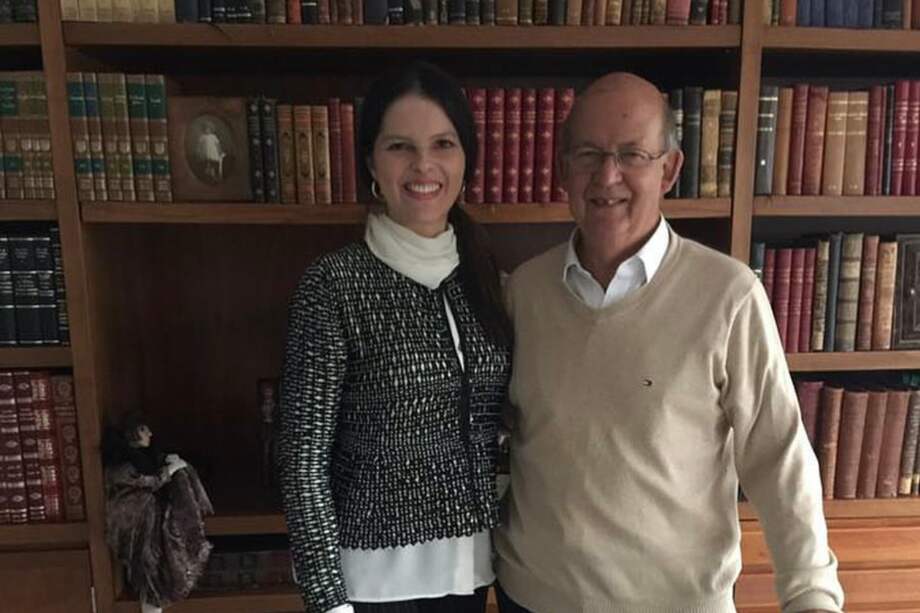 Roberto Junguito e Isabel López Giraldo, en una pausa de la charla que dio lugar a este texto.