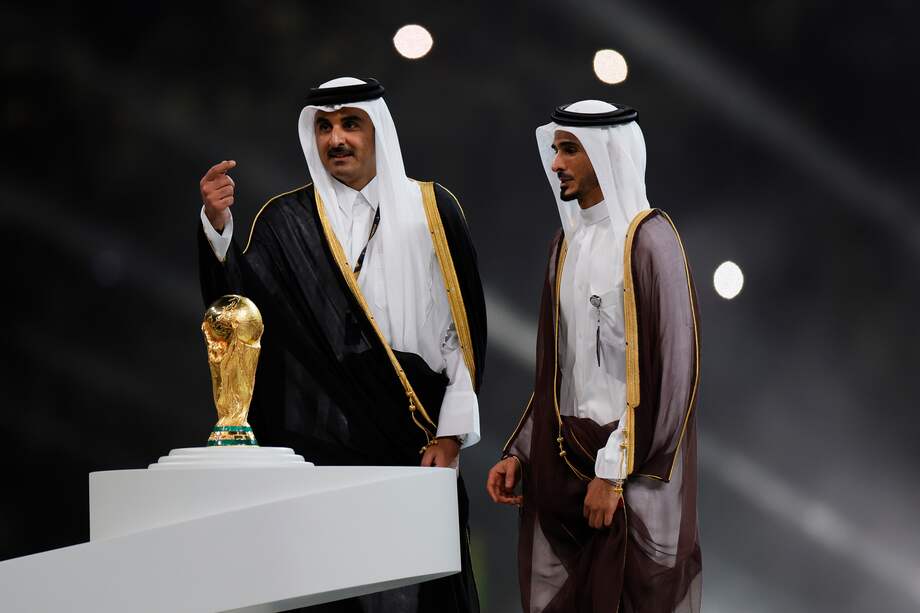 Sheikh Tamim bin Hamad Al Thani (izq.), emir de Catar, junto a su hermano, el principe Jassim.