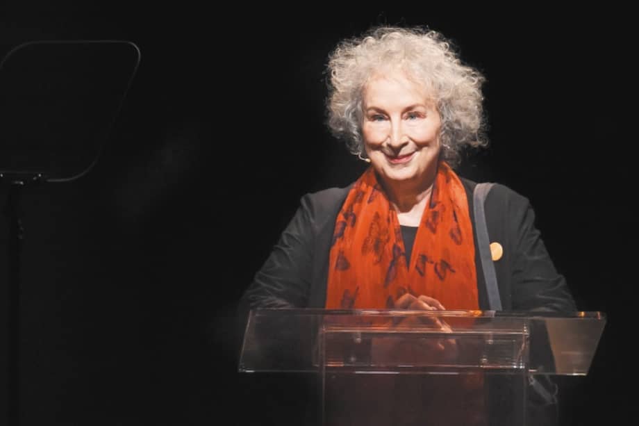 Margaret Atwood durante un conversatorio del pasado Hay Festival de Cartagena, en el que habló sobre la mujer y el aborto, entre otros asuntos. / Gatty Images
