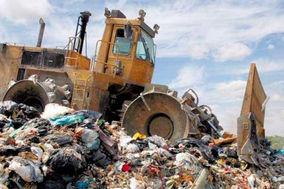 Embargo a empresas de aseo no afecta servicio de recolección: Contraloría