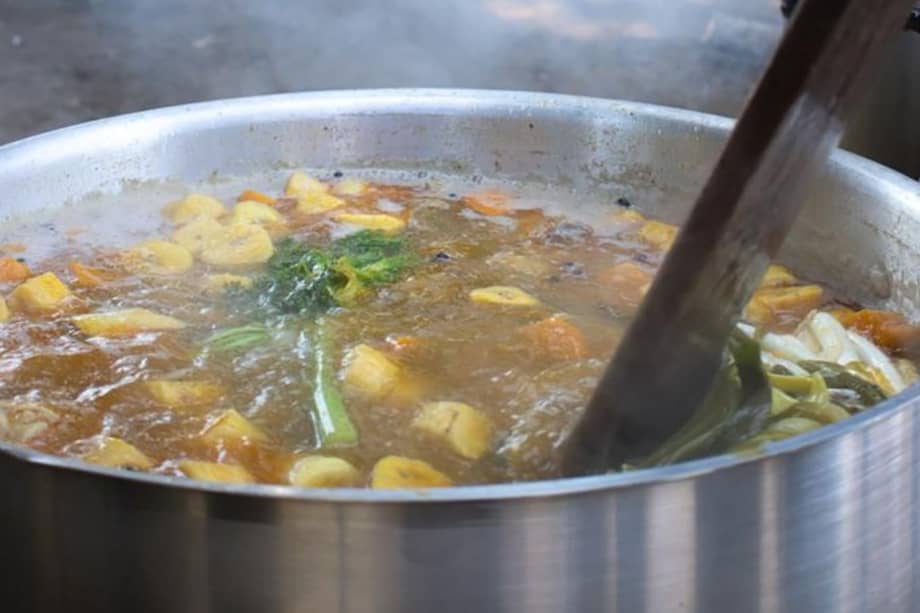 Desde la semana pasada estamos ayudando a los damnificados de las inundaciones en Córdoba con la Fundación Gastronomía Social y atendiendo al llamado de la World Central Kitchen.
