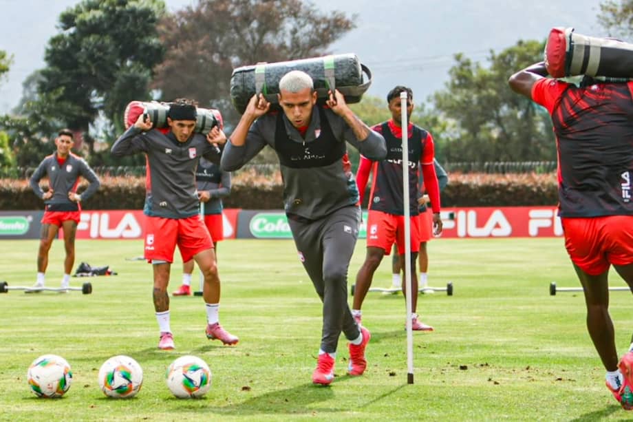 Jugadores de Independiente Santa Fe en la pretemporada del equipo cardenal.