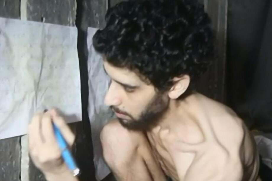 El brazo armado de Hamás, las Brigadas Al Qasam, difundió este sábado un nuevo vídeo del rehén israelí Evyatar David.