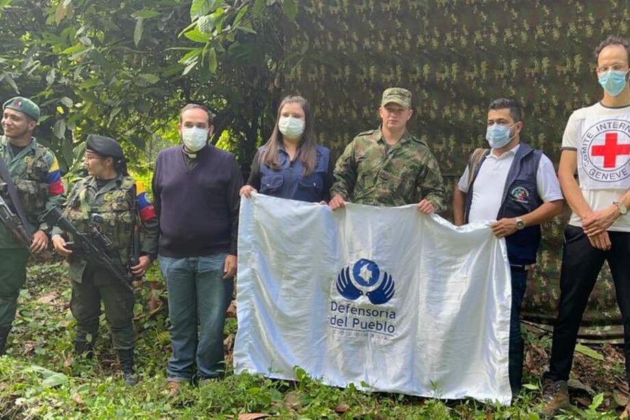 Una comisión de la Defensoría del Pueblo, la Cruz Roja y la iglesia católica lo recibió.