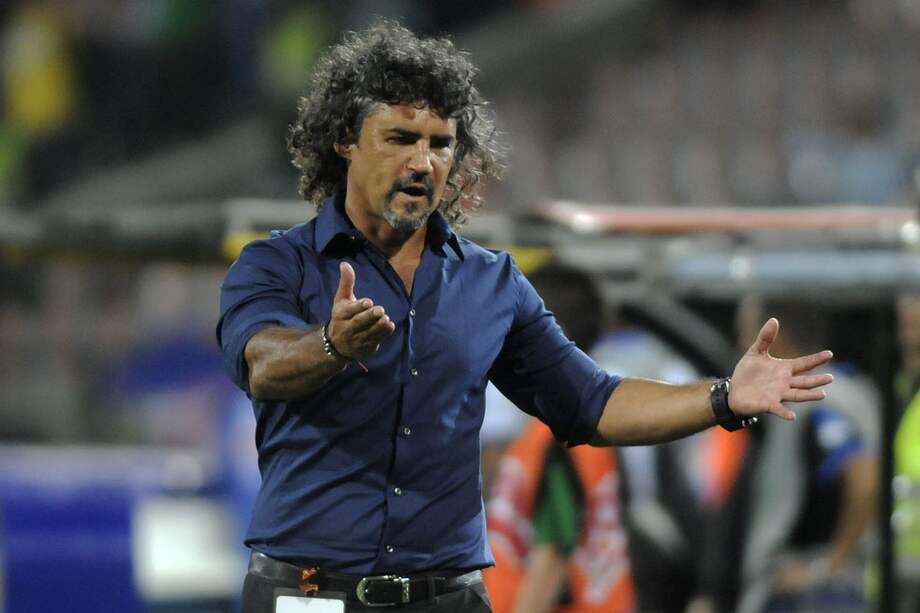 El técnico del Deportivo Cali, Leonel Álvarez, dice que espera revertir los malos resultados, el próximo miércoles cuando su equipo debute en la Copa Libertadores. / EFE