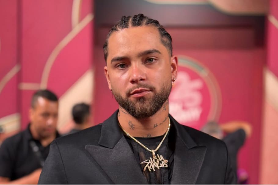 Conoce a Juanse Navarro, el compositor de éxitos como 'Qlona', 'Plebada' y 'Aferrado'.