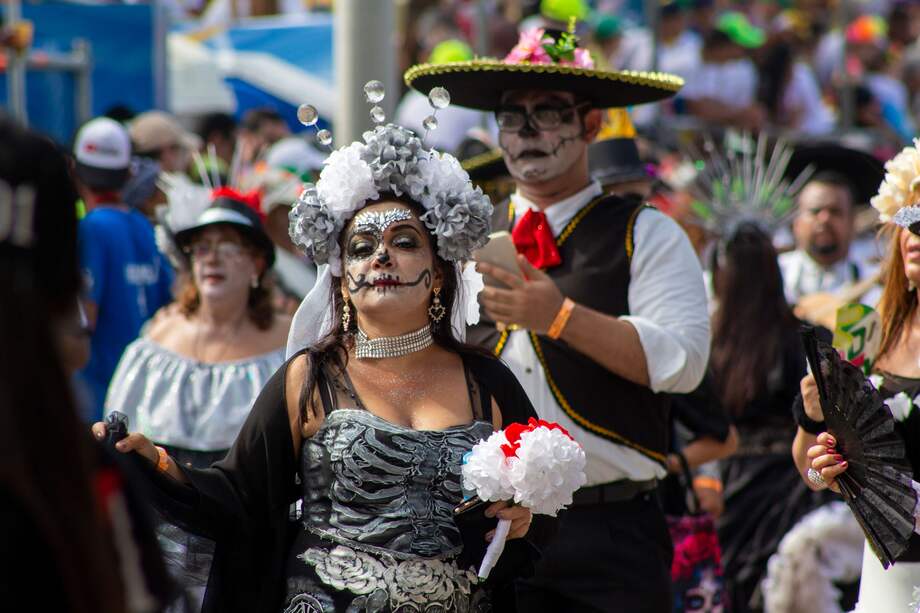A su vez, comparsas como: el congo, las marimondas, el garabato, mapalé y las cumbiambas compartieron espacio junto a otras más recientes como la leyenda del caimán cienaguero o la mojana. / Universidad del Norte