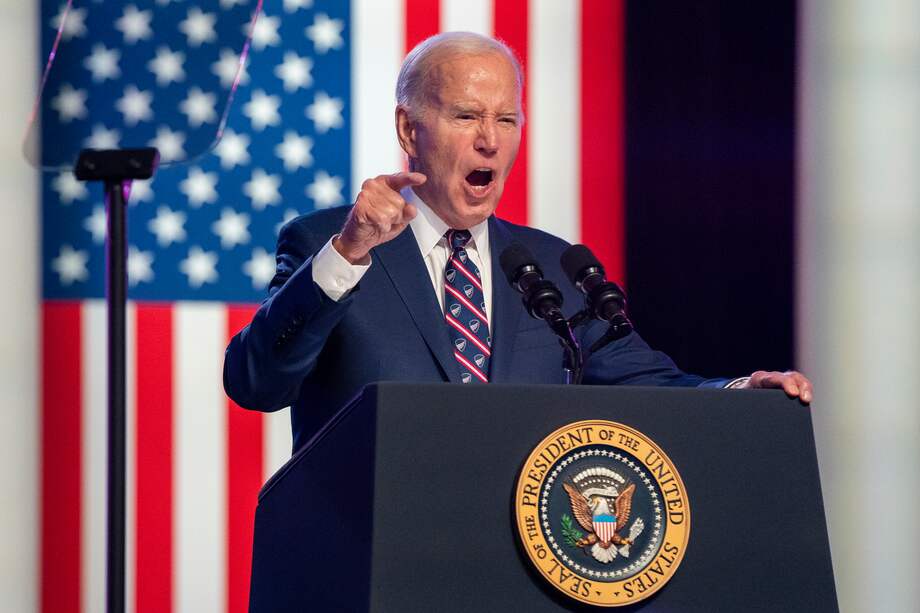El presidente estadounidense Joe Biden pronuncia un discurso en un evento de campaña a 10 millas del Parque Histórico Nacional Valley Forge en Blue Bell, Pensilvania.
