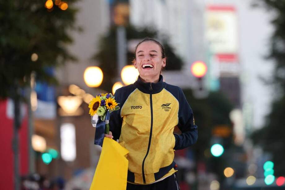 La pereirana luego de recibir la medalla de plata en Tokio 2020.