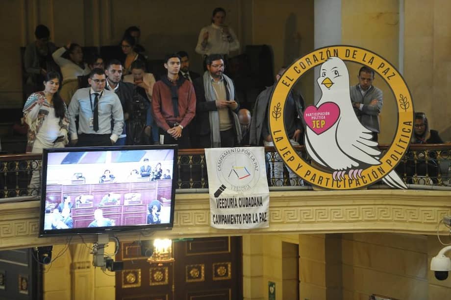 Varios movimientos sociales presionaron para que los congresistas aprobaran los proyectos que implementaban el Acuerdo Final. /Gustavo Torrijos - El Espectador