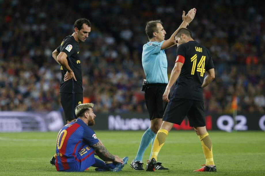 Lionel Messi se lesionó en el partido del Barcelona contra el Atlético. Foto: AFP