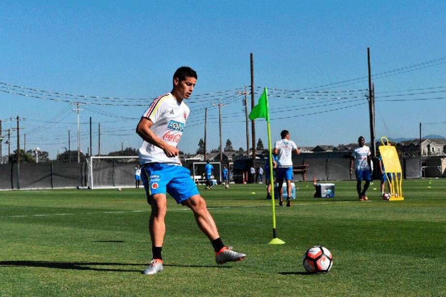 James Rodríguez durante el entrenamiento de la Selección Colombia. Foto: FCF