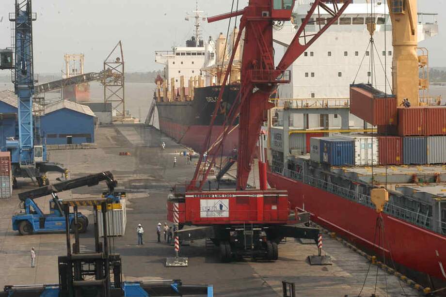 Exportadores, como los cafeteros, siguen preocupados por un dólar de $1.800.