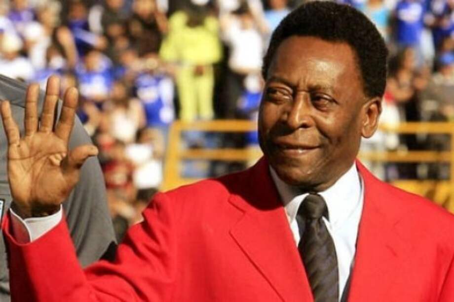 Pelé recibió el alta hospitalaria tras una cirugía en su columna