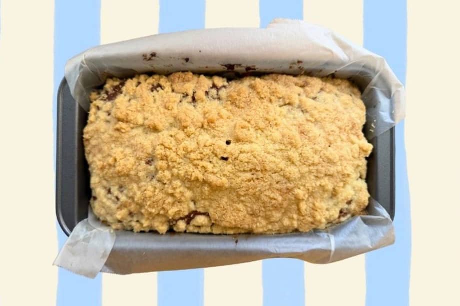 Esta torta de arequipe y coco se convertirá en tu cómplice de sabor para tardear con amigos o familia.