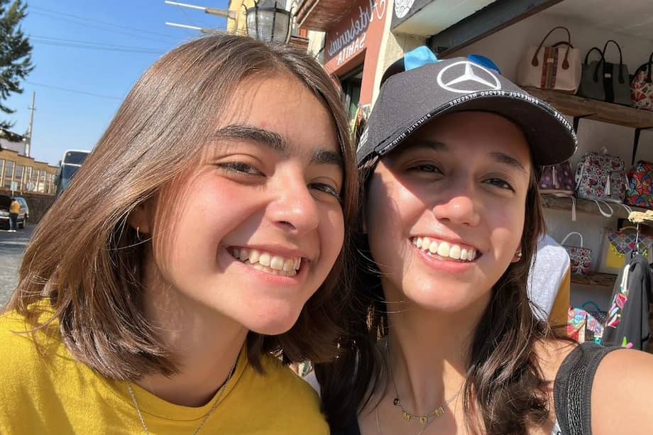 Ana María Serrano, víctima de feminicidio, junto a su mejor amiga, Montserrat Aguillar.