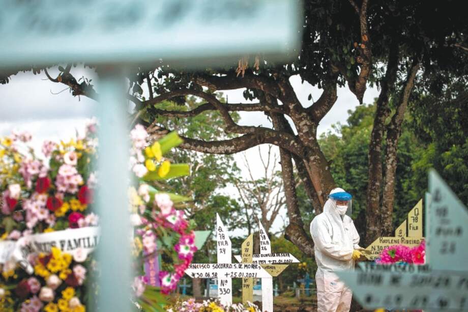 Manaos, en Brasil, ha presentado un incremento de casos. Aunque no hay certeza, posiblemente se deba al nuevo linaje del coronavirus. / EFE /RAPHAEL ALVES