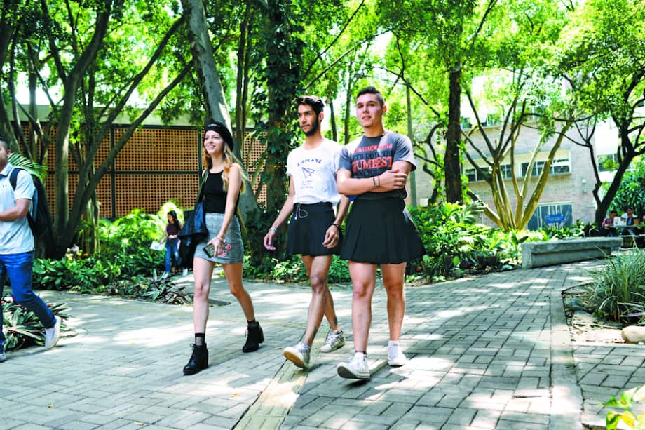 Esas recomendaciones, además de ser limitaciones al libre desarrollo de la personalidad, esconden juicios de valor profundo sobre las prendas de vestir empleadas por las mujeres. / Luis Benavides - El Espectador