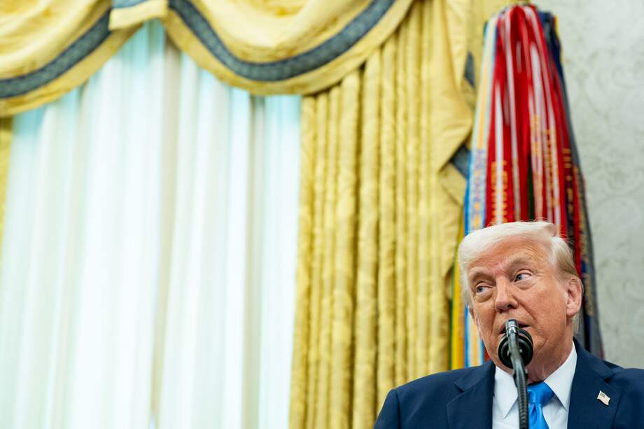 Trump está revisando los destinos de alrededor de 9 mil millones de dólares. Más de 8.700 millones de dólares en compromisos futuros con la Universidad y varios hospitales de renombre.