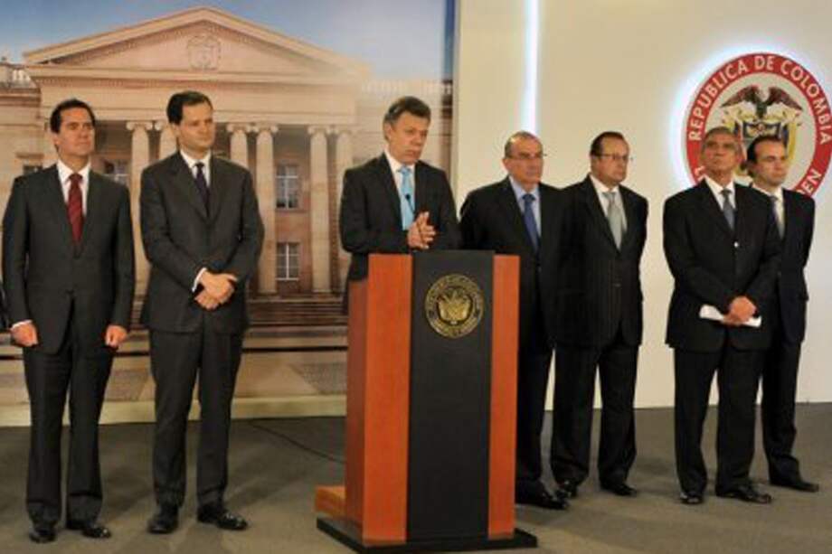 "Discusiones sobre período presidencial nada tienen que ver con proceso de paz"