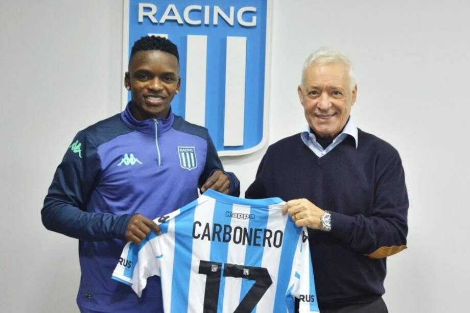 Johan Carbonero, presentado como nuevo jugador de Racing en Argentina.