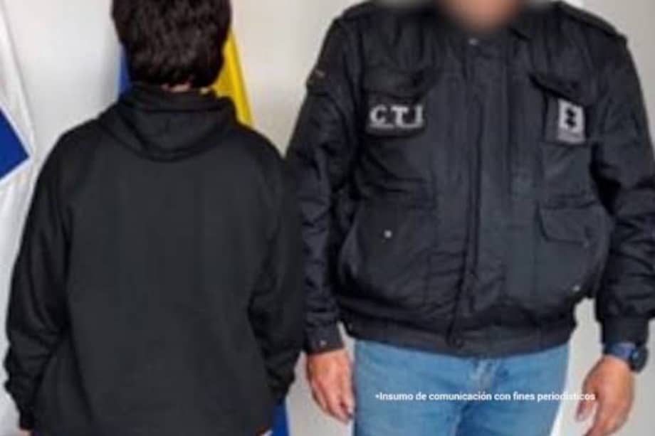 Las autoridades establecieron que la menor de 15 años, ahora nuevamente ubicada, habría planeado el crimen. Se trata de la exnovia de la víctima. En los hechos también participó su actual compañero sentimental, un adolescente de 14 años.