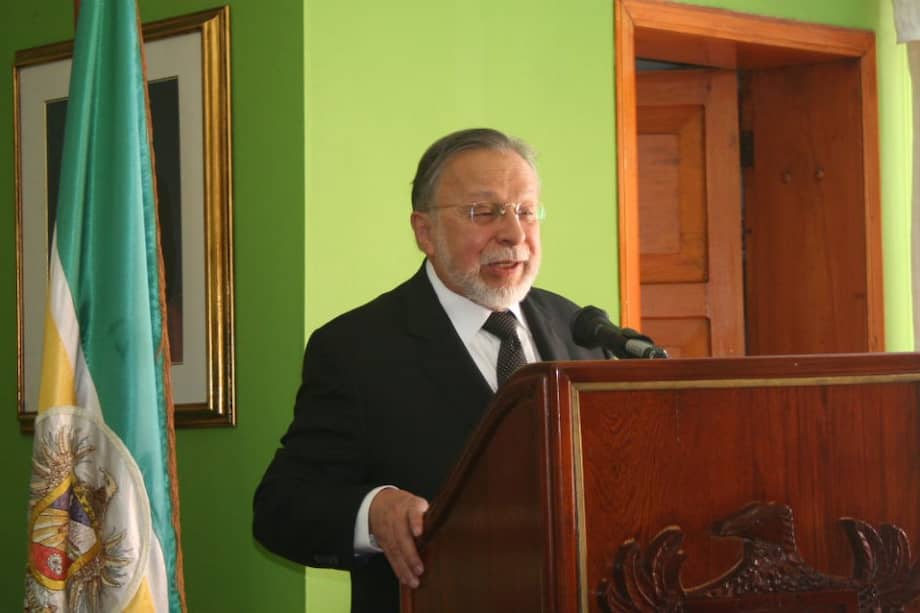 El maestro, quien publica sus caricaturas en El Espectador e incluso, cuenta con una columna semanal, reside desde hace 15 años en la población. /Cortesía Alcaldía de Cajicá