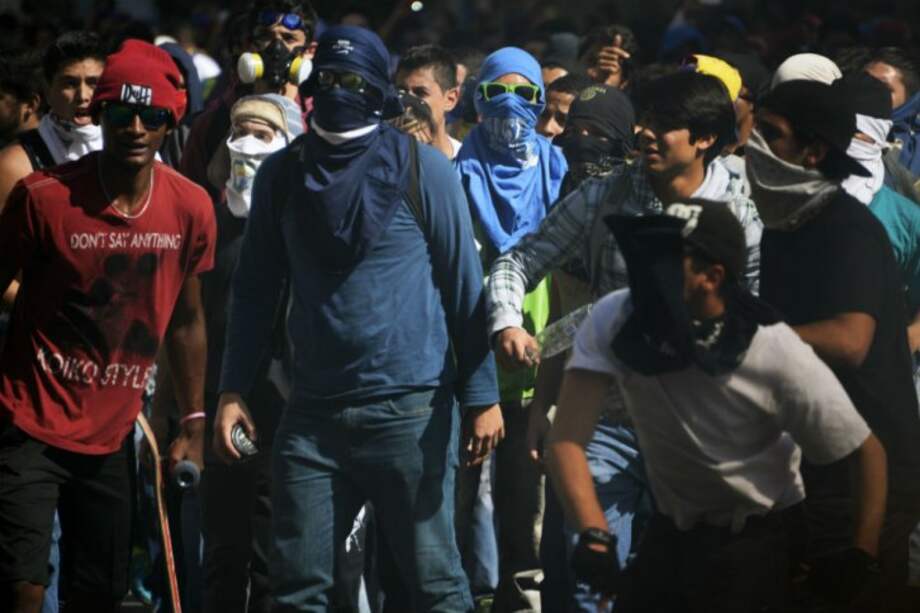 Estudiantes vuelven a ocupar calles de Caracas