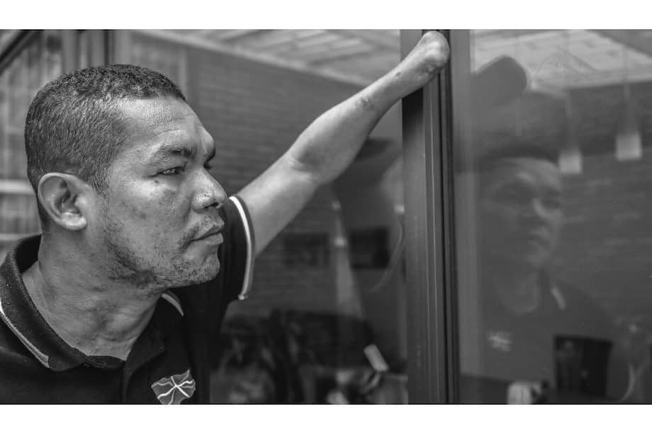 El excombatiente Óscar Elías Tordesillas o “Chilapo”, como lo conocían en la guerra. Lo vio en Bogotá una vez y le contó que pasó 14 años en la cárcel. Recuperó su libertad tras la firma del Acuerdo de Paz. / Fotos: Marcos Guevara