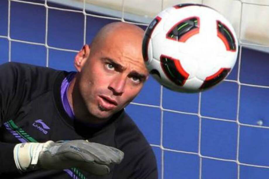 El arquero Willy Caballero renovó hasta 2017 con el Málaga