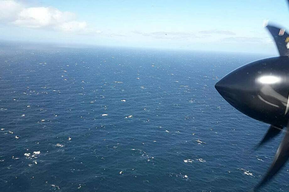 Autoridades de 7 países buscan al submarino por mar y aire. / AFP