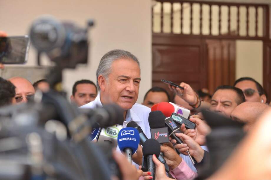 El vicepresidente, general (r) Óscar Naranjo, quien llegó acompañado del ministro del Interior, Guillermo Rivera, aseguró que la Fuerza Pública hará presencia en la zona con algo más de 12.000 uniformados. / Vicepresidencia