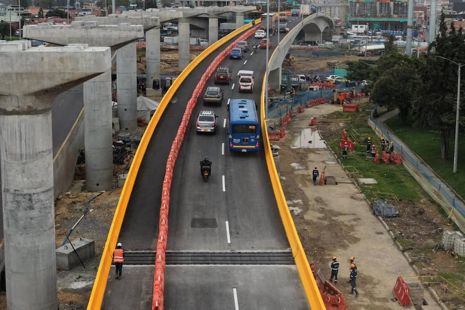 Este puente tiene una longitud total de 446 metros, 4 apoyos y una longitud central de 125 metros