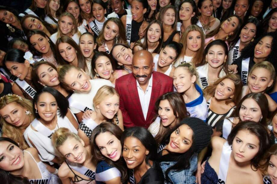 Durante uno de los ensayos previos de la gala de Miss Universo. / Miss Universo