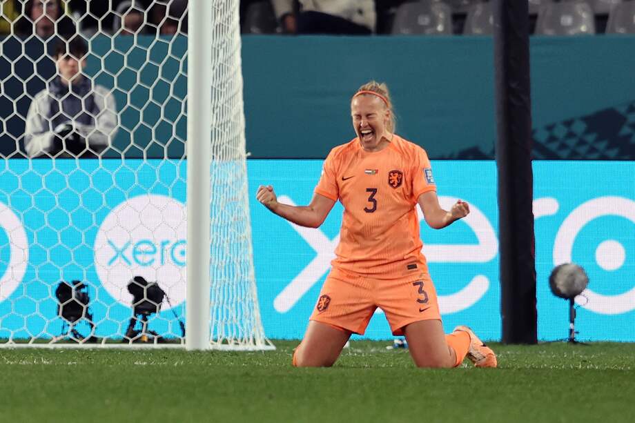Stefanie van der Gragt celebra el gol de la victoria de Países Bajos sobre Portugal, en el Mundial Femenino 2023, en Australia y Nueva Zelanda. EFE/EPA/RITCHIE B. TONGO