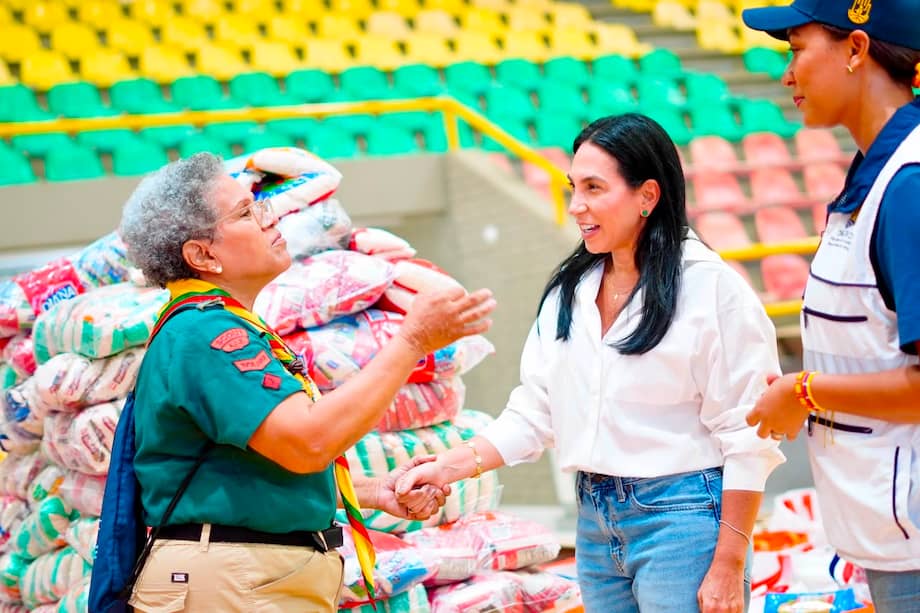 El Coliseo Bernardo Caraballo continuará habilitado como principal punto de acopio de las ayudas humanitarias del Distrito