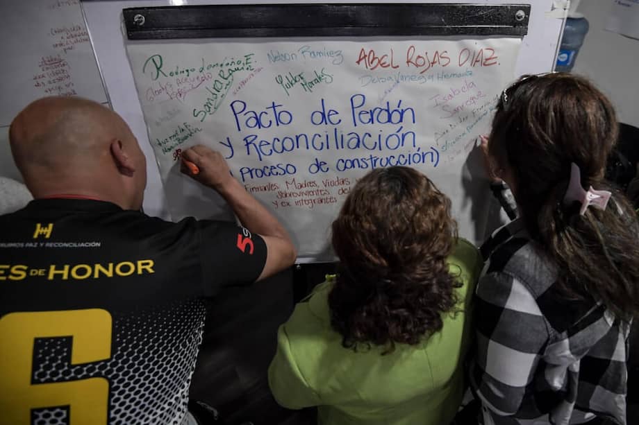 Es la primera vez que los tres sectores se encuentran para hablar sobre reconciliación. / Mauricio Alvarado.