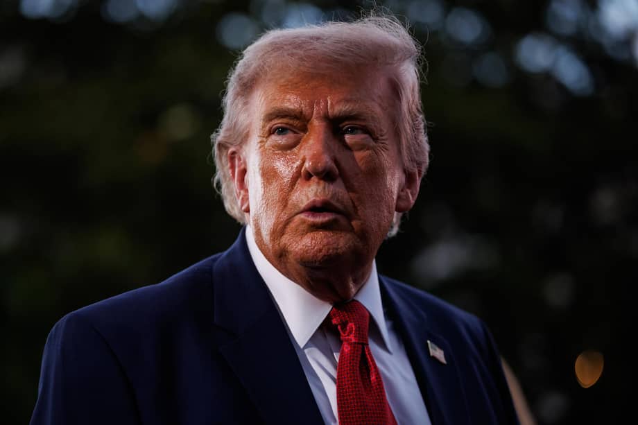 Donald Trump, junto con dos de sus hijos y la empresa familiar Trump, demandó al Servicio de Impuestos Internos por al menos USD 10.000 millones por la filtración de sus declaraciones de impuestos durante el primer mandato como presidente.
