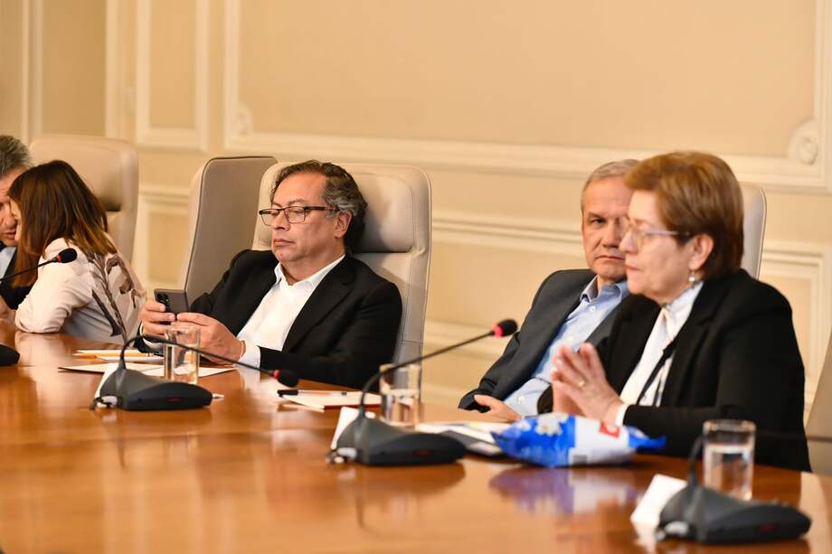 El mandatario aseguró que respeta la libertad de prensa, pero que también defiende su derecho para expresarse como "gobierno del cambio".