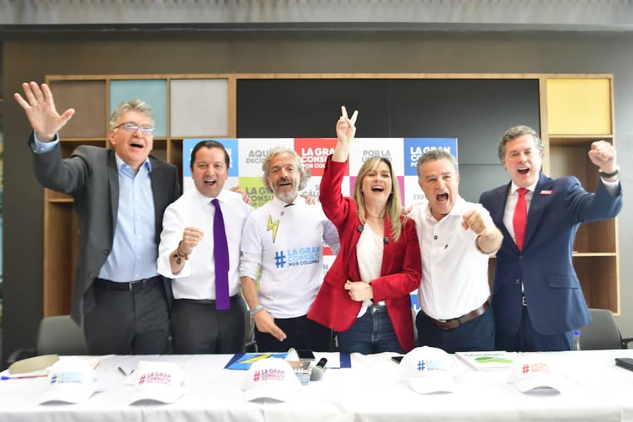 Mauricio Cárdenas (Avanza Colombia), David Luna (Movimiento Sí Hay Un Camino), Juan Daniel Oviedo (Con Toda por Colombia), Vicky Dávila (Movimiento Valientes), Aníbal Gaviria (Unidos: La Fuerza de las Regiones) y Juan Manuel Galán (Nuevo Liberalismo) acordaron unirse en esta coalición.