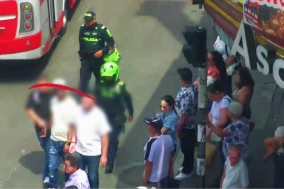 Los sujetos fueron capturados cuando intentaban engañar a una persona en el barrio Colón, en el centro de Medellín.